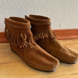 Minnetonka Suede Moccasins with Fringe - Tan